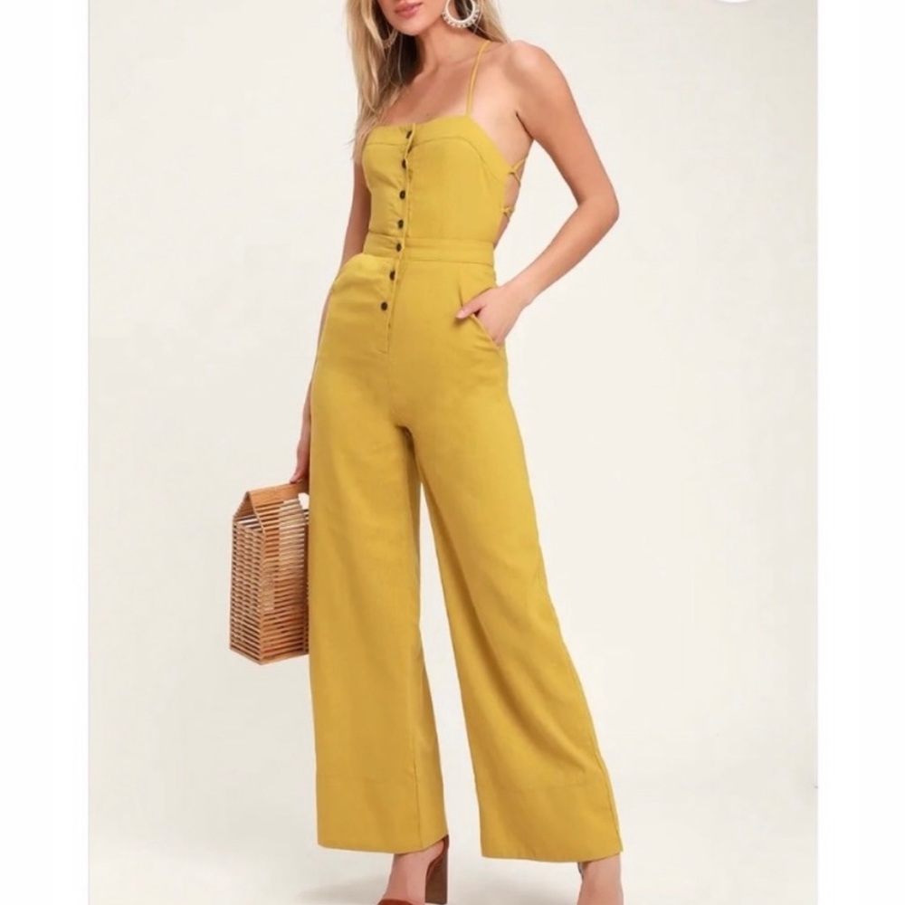 NWT Lulu’s Backless Jumpsuit